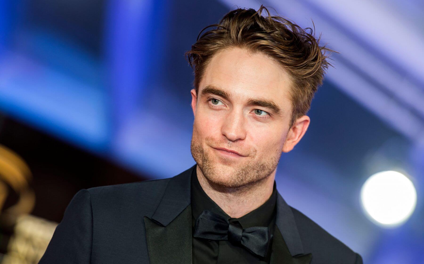 Robert Pattinson didapuk menjadi pemeran utama The Batman setelah menyingkirkan Nicholas Hoult